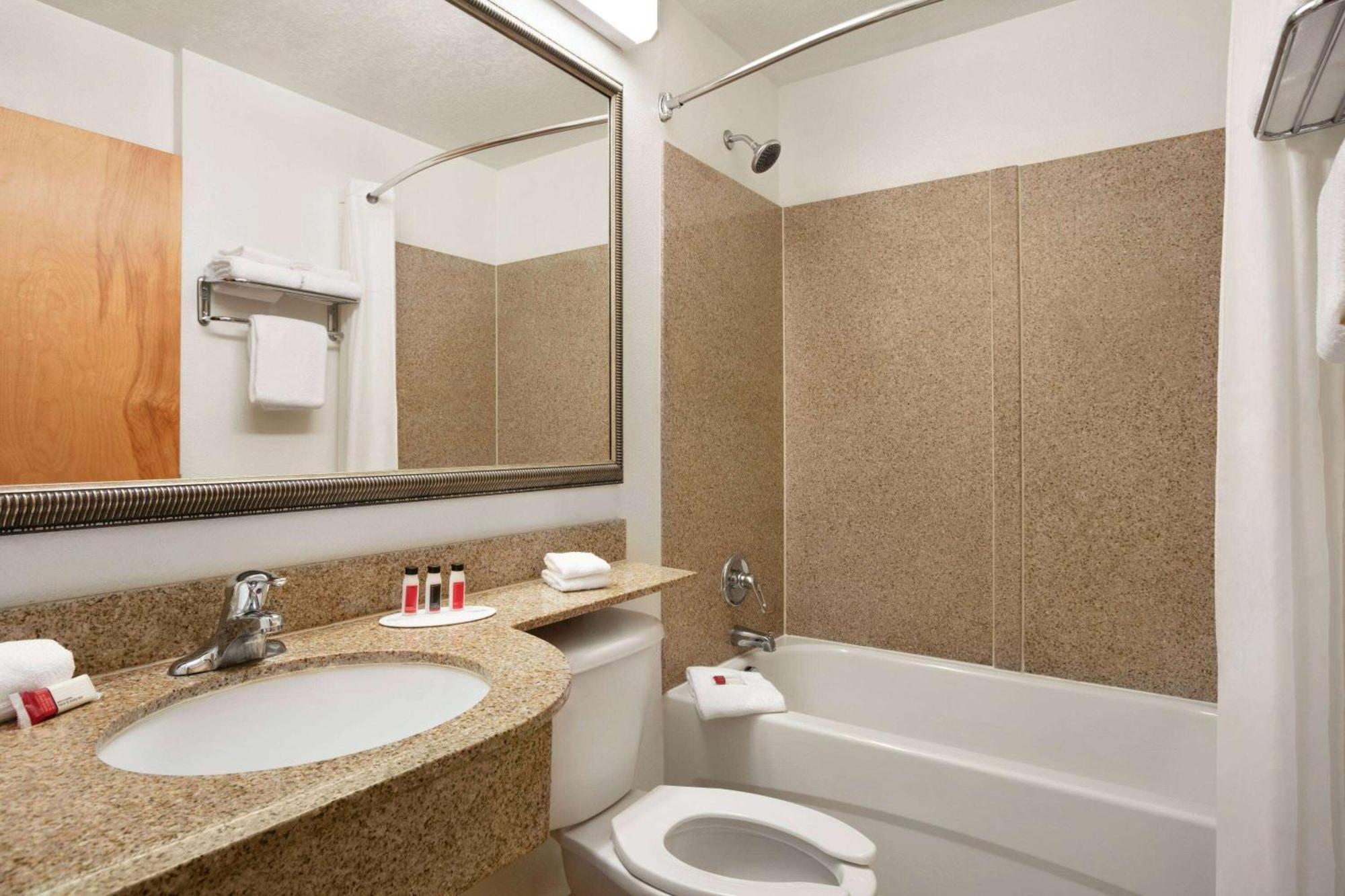 Microtel Inn & Suites By Wyndham Culpeper Zewnętrze zdjęcie